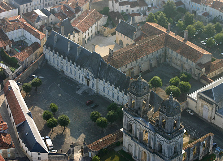 Abbaye de Saint-Jean d'Angély*